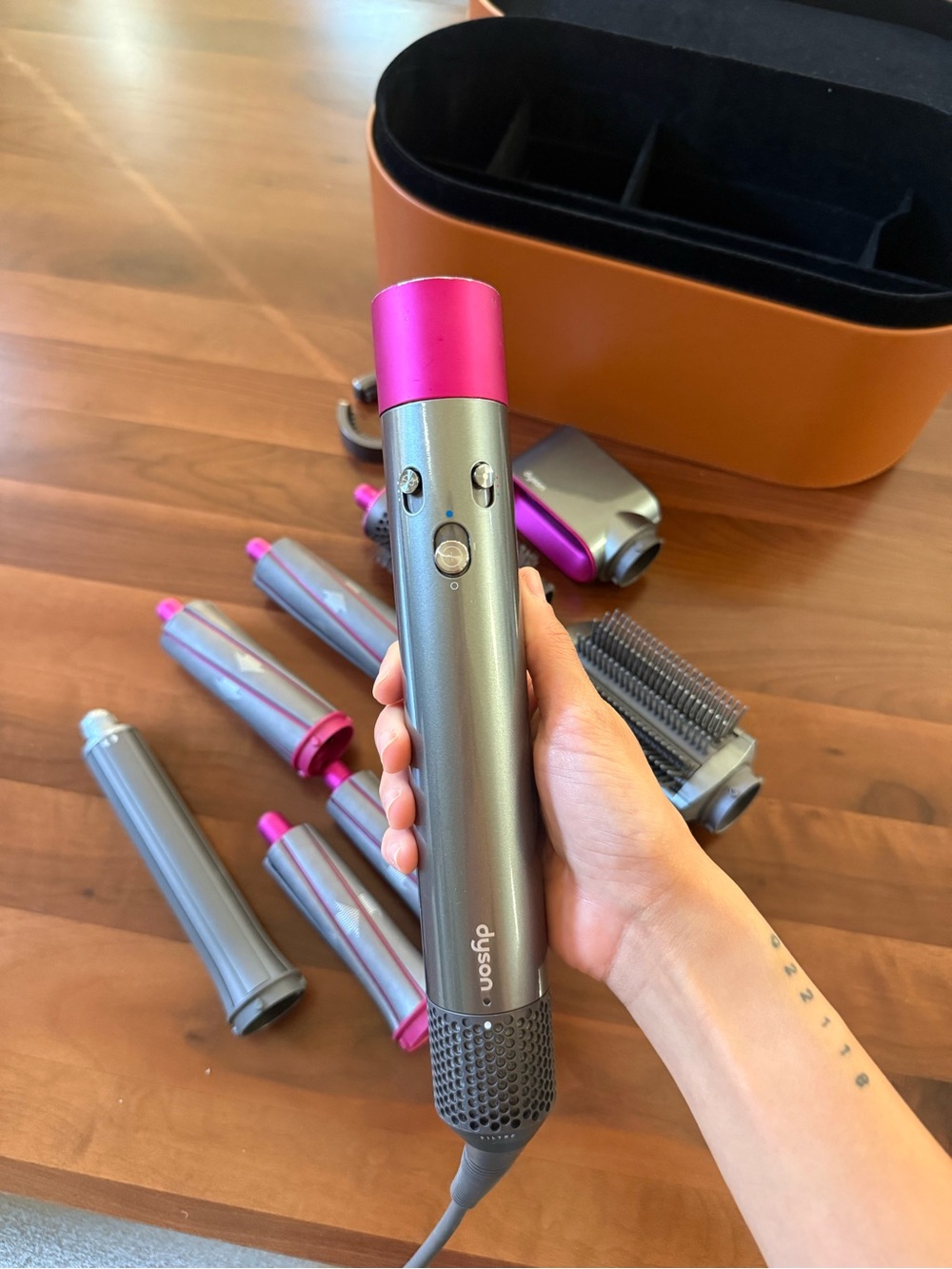 Dyson Airwrap - Complete Multi Styler Nickel & Fuschia with Leather Case - Picture 7 of 14